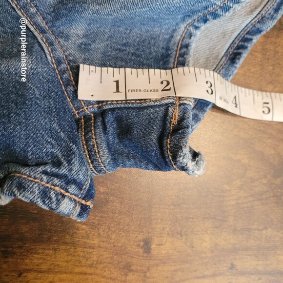 American Eagle Mom Shorts Size 4 Hi Rise Strigid Medium Light Wash NWT - Picture 11 of 13